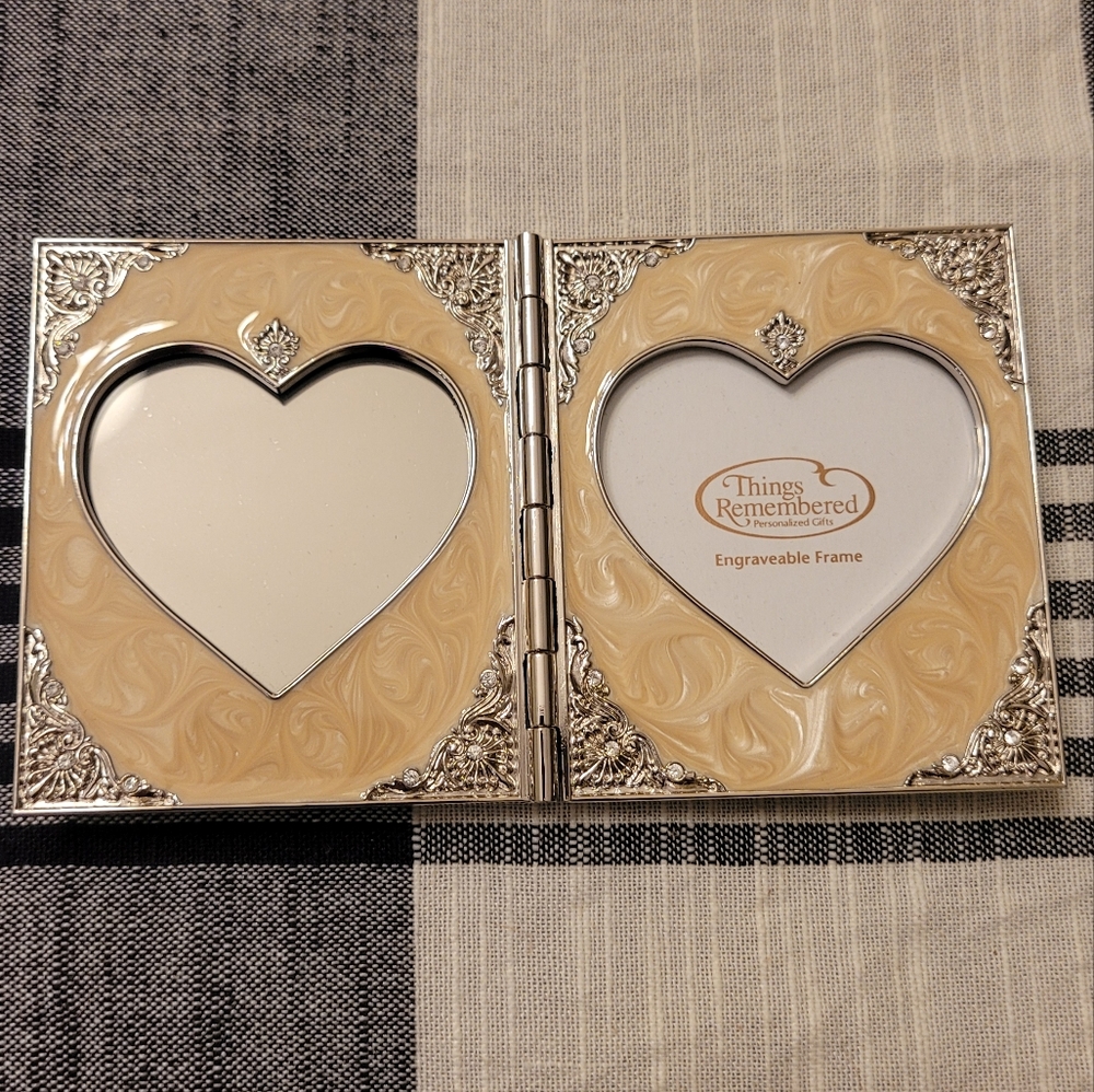 New! Things Remembered Engraveable Heart Frame